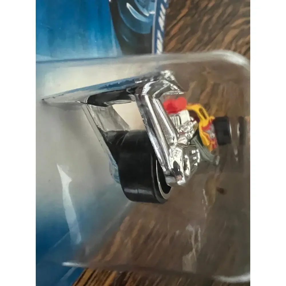 Hot Wheels 2007 All Stars 147 Whatta Drag Diecast Drag Car Yellow Red Flames New